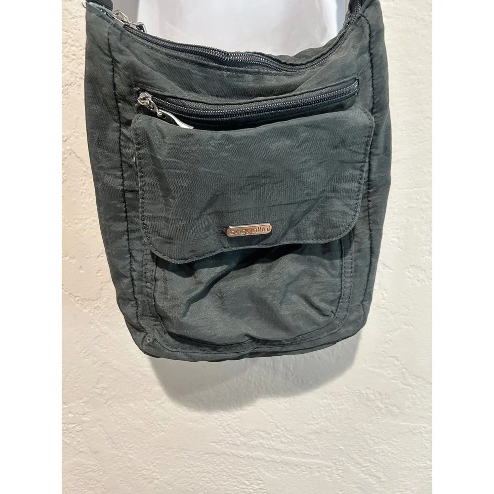 Baggallini crossbody bag